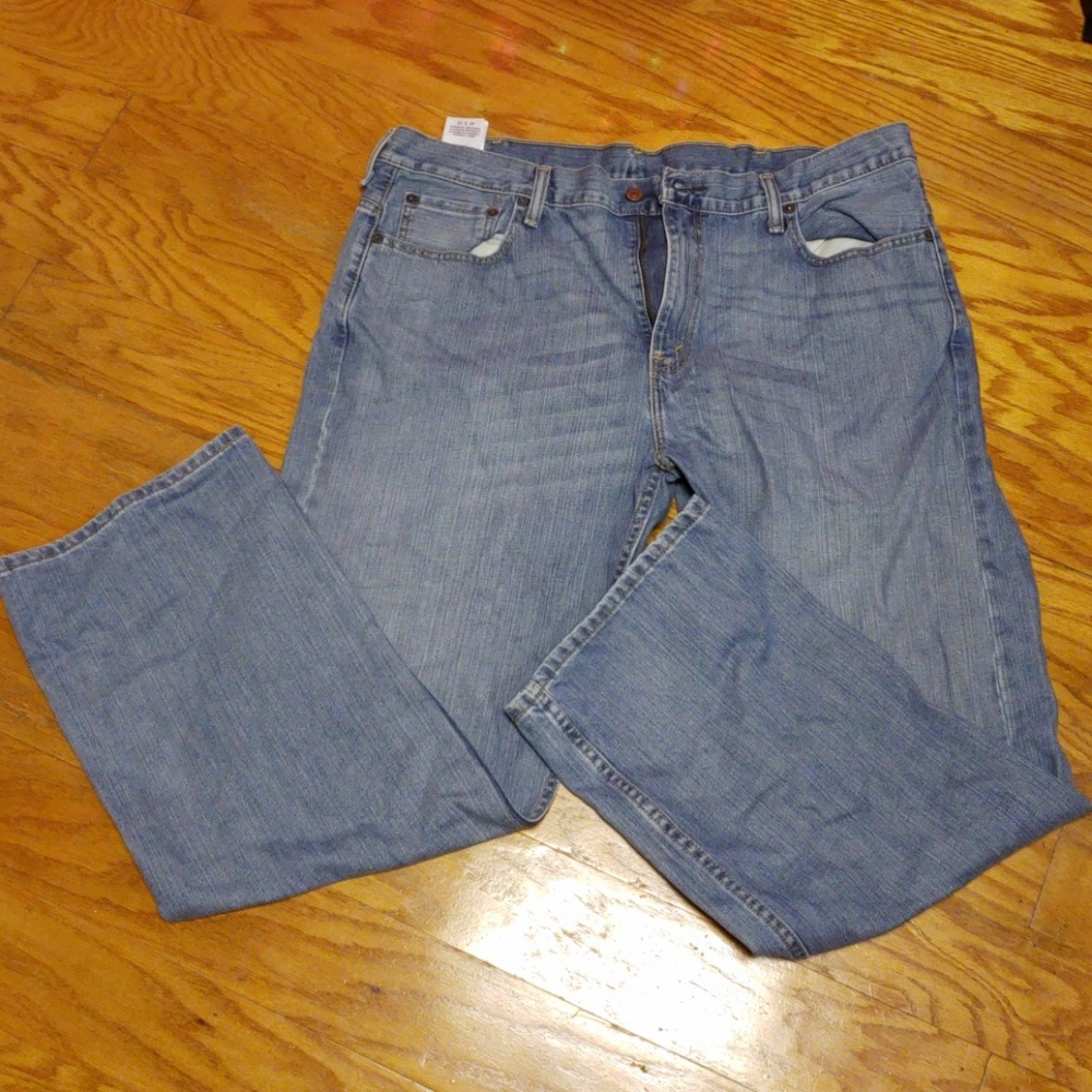 Men's Levi straight leg jeans 40/32